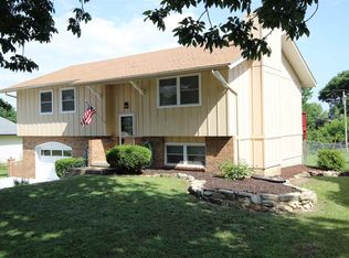 3446 Stonehenge Dr, Manhattan, KS 66503