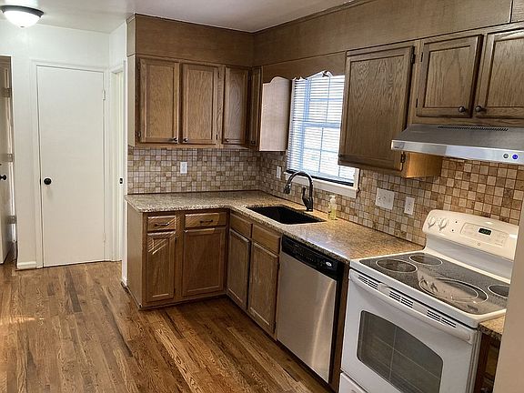 4th image of 1705 Kello Dr