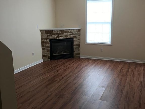 3rd image of 232 Pinnacle Ct