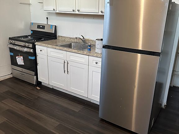 2nd image of 794 Railroad Ave #1L