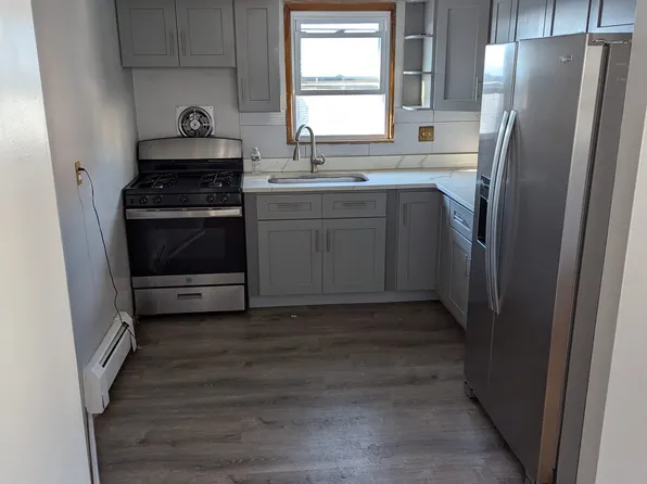 217 Seaview Avenue image 4 of 14