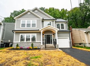 928 Lakeside Pl, Union, NJ 07083