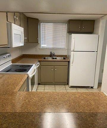 4th image of 682 Trinidad Ct