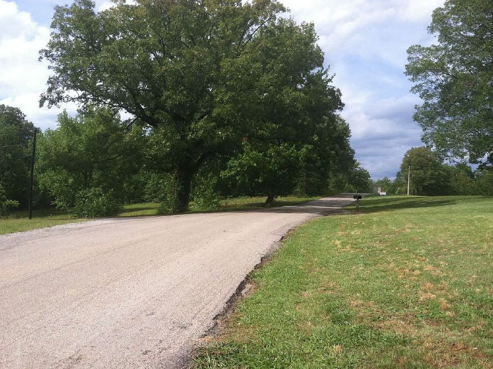 2nd image of 44 Gail Dr
