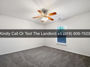 3525 Larkhaven Village Dr, Charlotte, NC 28215