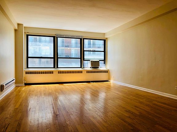 4th image of 701 W Buena Ave #809