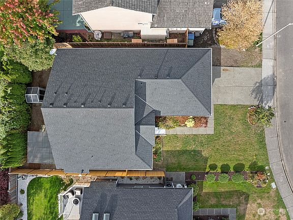5th image of 6506 57th Drive NE
