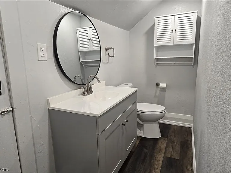401 S Franklin St — Photo 19