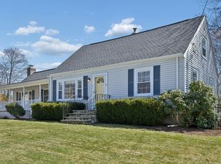 5 Barker Ln, Framingham, MA 01701