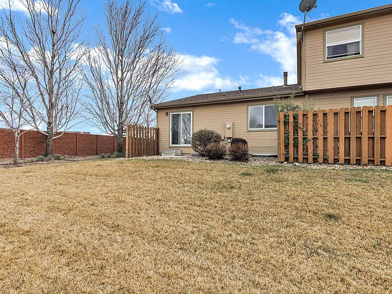 5686 Sunshade Point — Photo 40