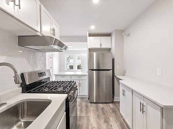 2nd image of 9 Kimball St #2R