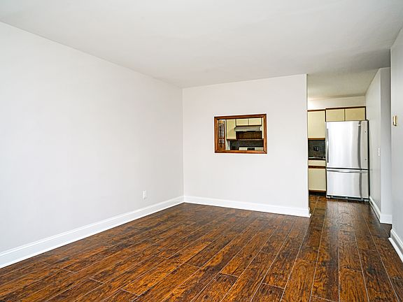2nd image of 2 Wyndover Woods Ln APT 23
