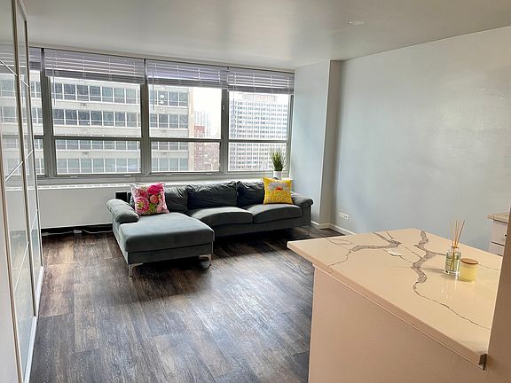4th image of 3550 N Lake Shore Dr APT 1525