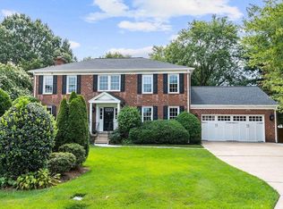 5832 Wessex Ln, Alexandria, VA 22310
