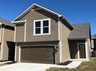 4913 141st Ln, Basehor, KS 66007