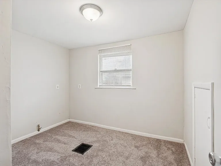 2302 Saratoga Ave — Photo 23