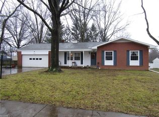 2454 Olentangy Dr, Akron, OH 44333