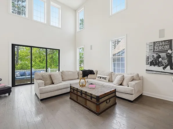 14 Briarwood, Plymouth, MA 02360