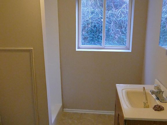 5th image of 551 Burlew Dr