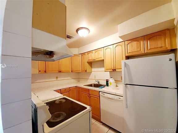 2nd image of 502 N 70th Way #502