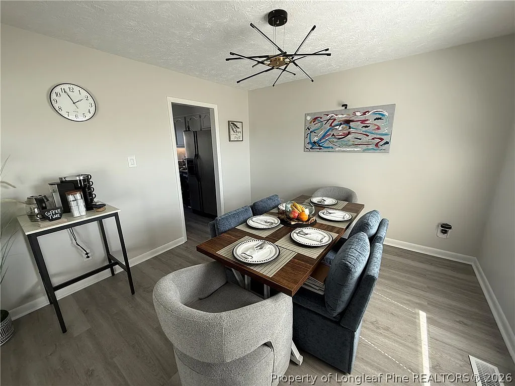 3 bed, 2.5 bath, 1800 sqft, $2,800 — Photo 2