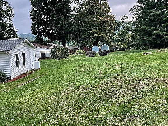 2nd image of 360 Hilltop Dr