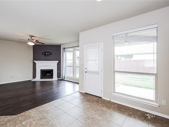 3rd image of 1309 Zanna Grace Way