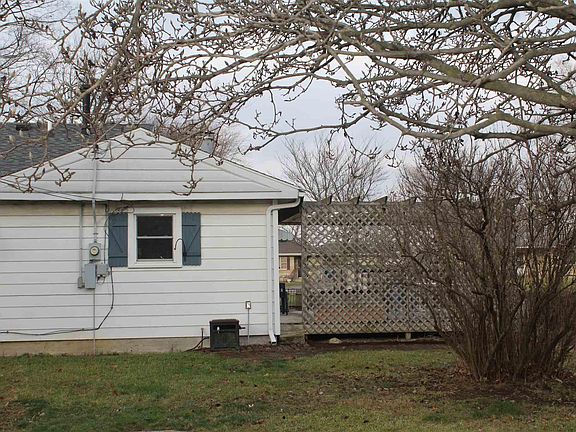 5th image of 901 W Elsie St