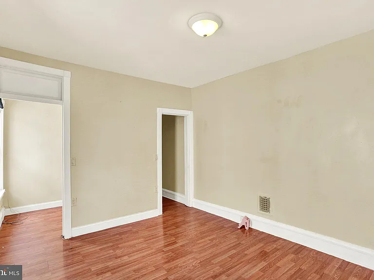 234 W Douglass St — Photo 21