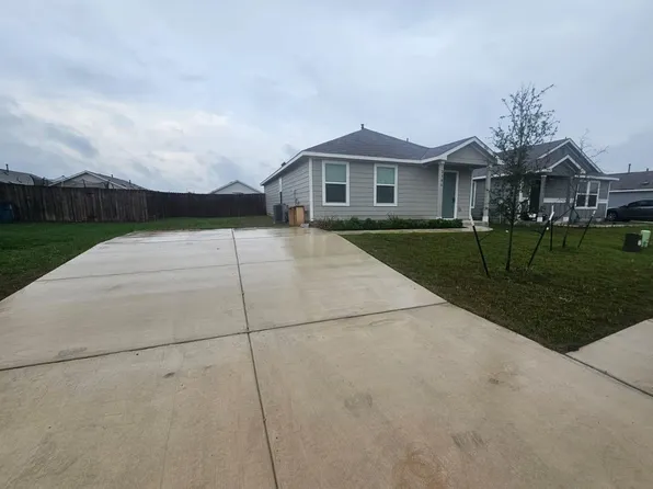 2306 Tornado Aly, Lockhart, TX 78644