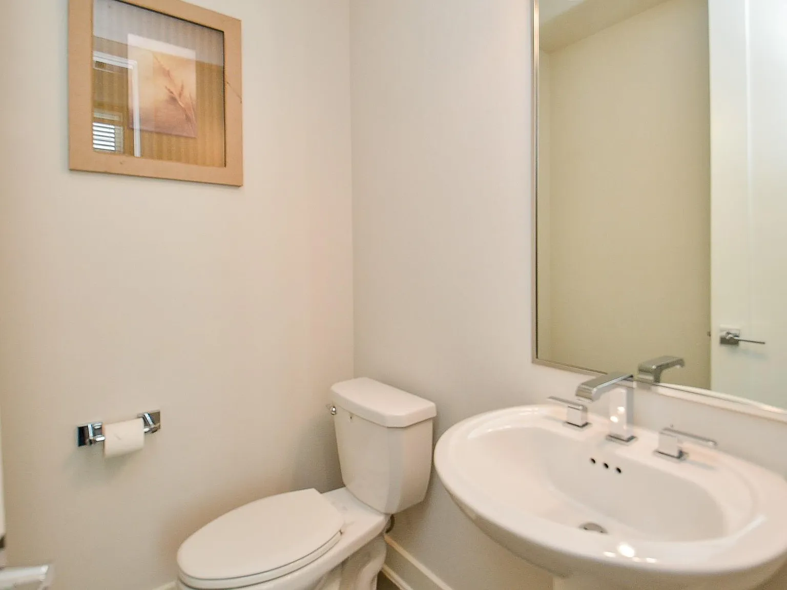3 bed, 3.5 bath, 2026 sqft, $3,150 — Photo 4