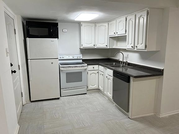 4th image of 3121 Conner Dr #3