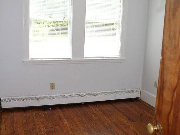 3rd image of 51 Chandler Cir