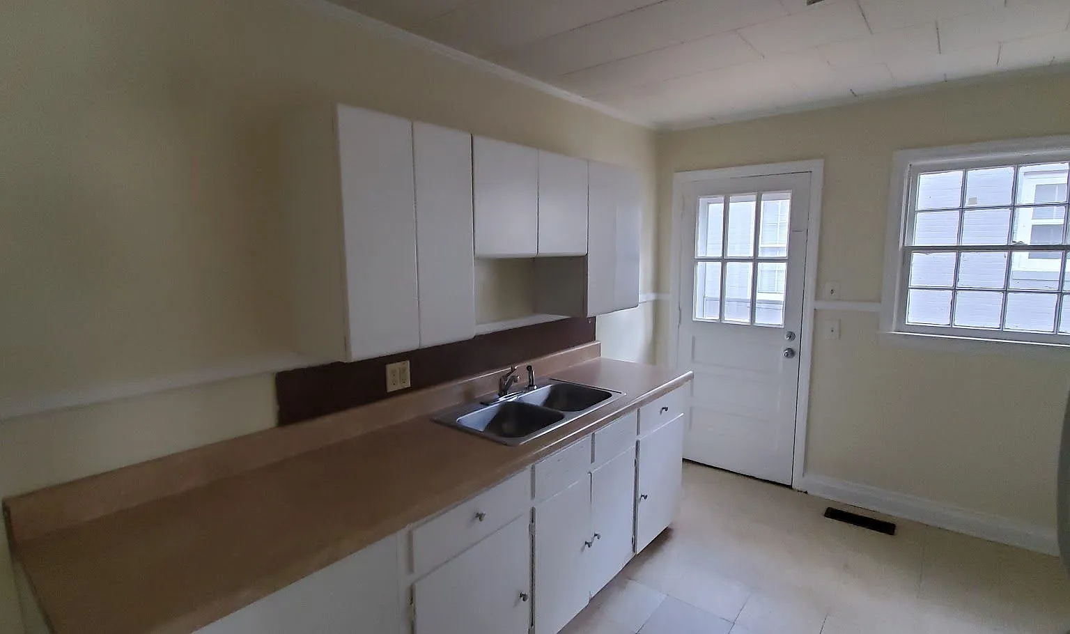 2034 Walker Avenue — Photo 3