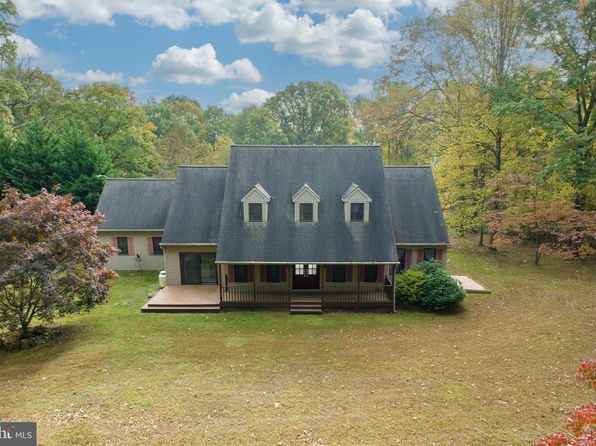 35 Maple Ln, Coatesville, PA 19320