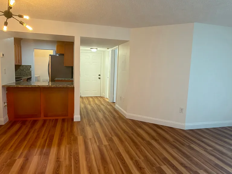 469 NE 207th Ln #101 — Photo 10