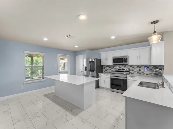 2707 Old Farm Dr, Seagoville, TX 75159