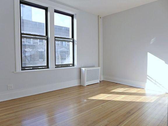 4th image of 229 W 101st St APT 6D