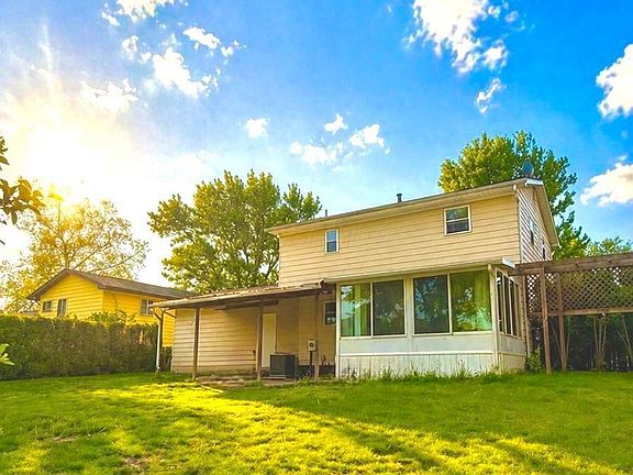 2nd image of 3286 Simmons Dr