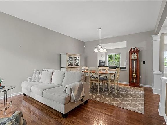 4th image of 5 Bainbridge Pl Unit 306