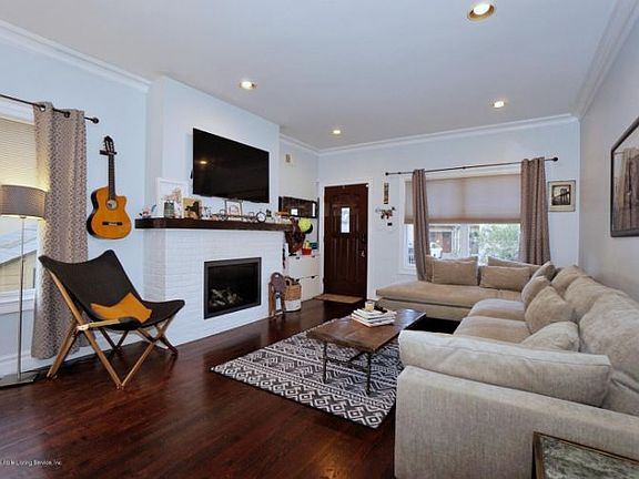 4th image of 55 Perona Ln