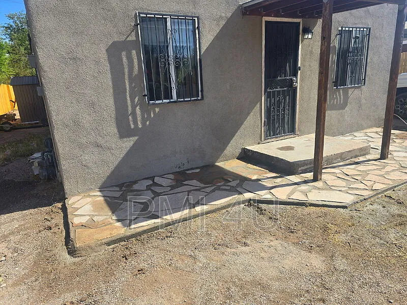 3 bed, 1.0 bath, 1052 sqft, $2,100 — Photo 4