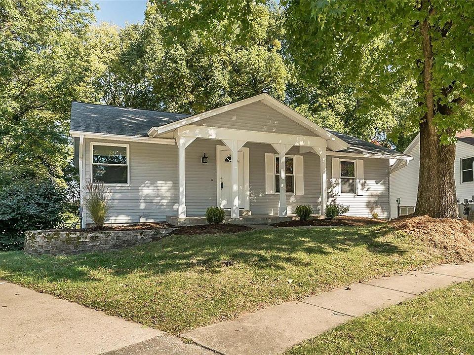 1st image of 2460 Village Glen Ct