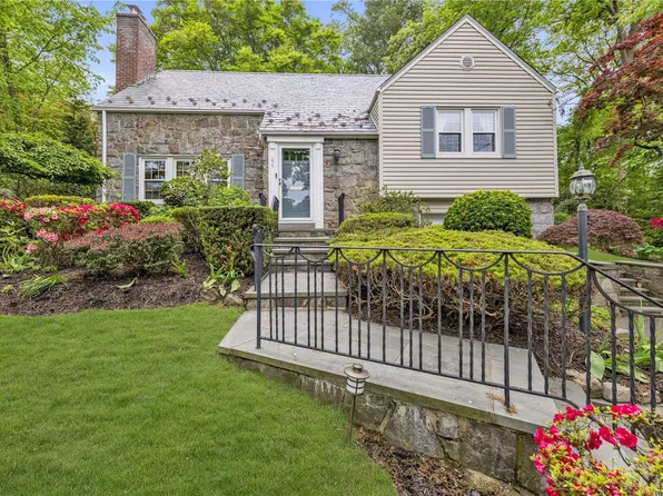 272 Nassau Avenue, Manhasset, NY 11030
