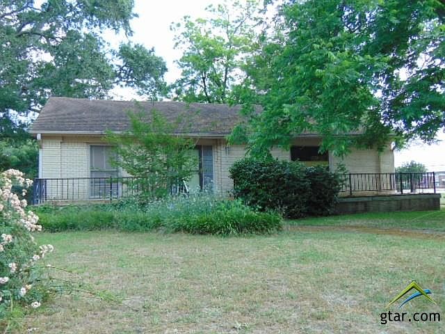 1st image of 801 Fort Worth St