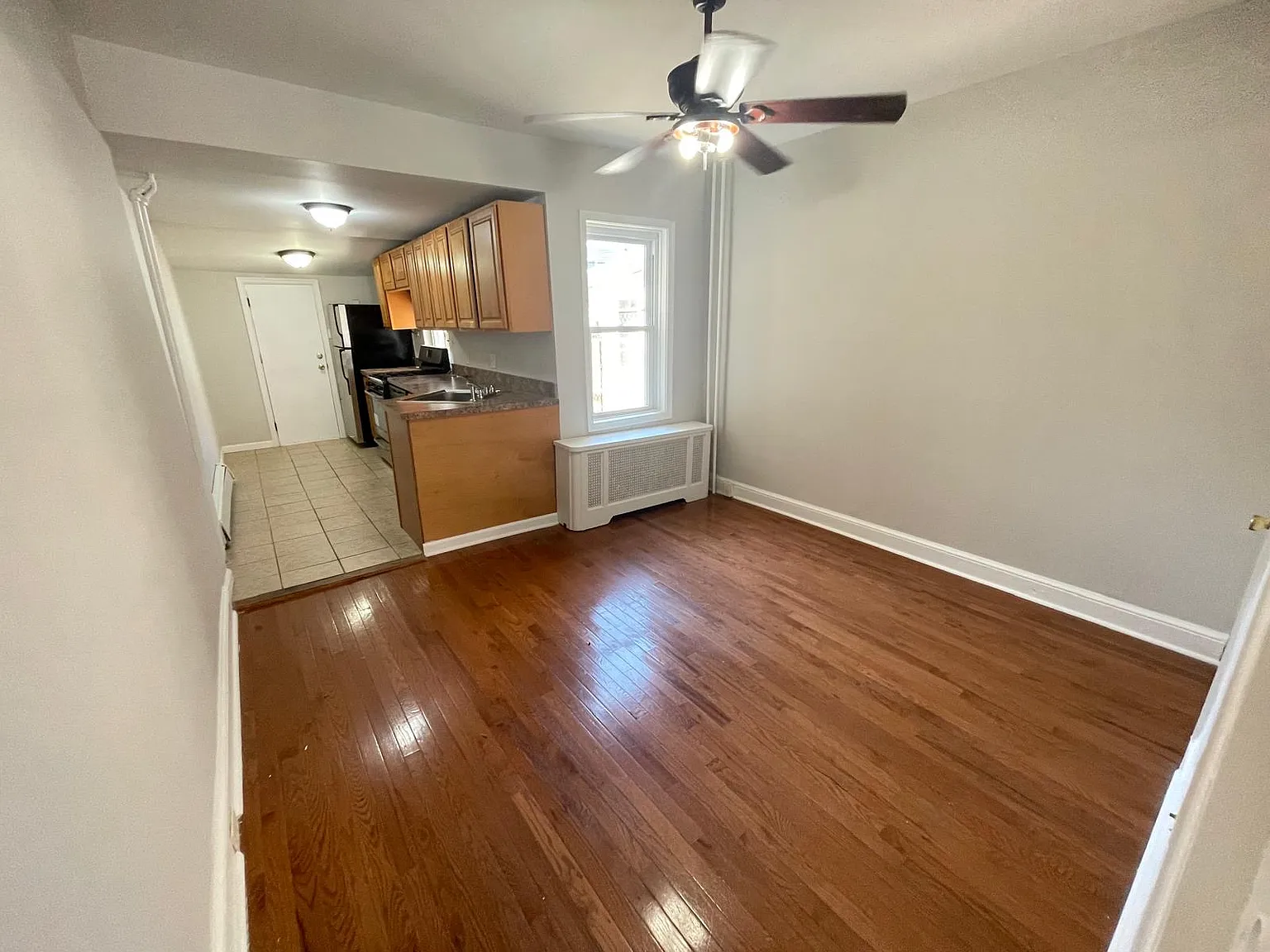 2 bed, 1000 sqft, $1,775 — Photo 3