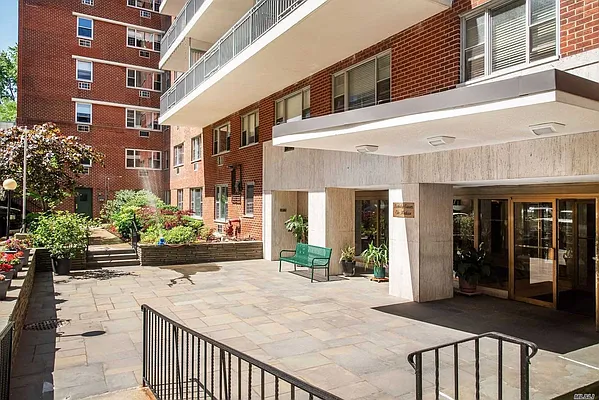 Sold by Queens Masterpiece Realty | media 2
