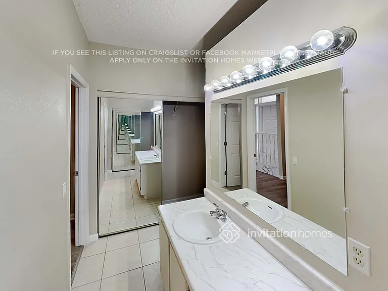 8041 Buttonwood Cir — Photo 11