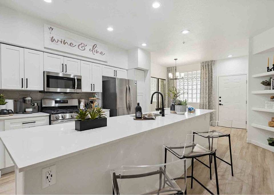 Zone Luxe, Glendale, AZ, Kitchen