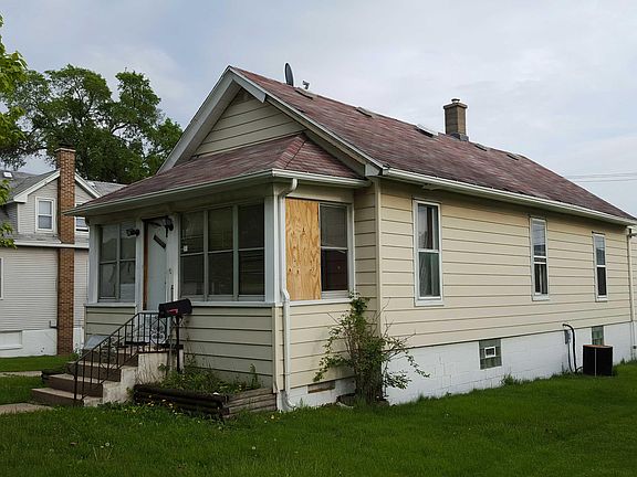 3rd image of 924 Otis Ave